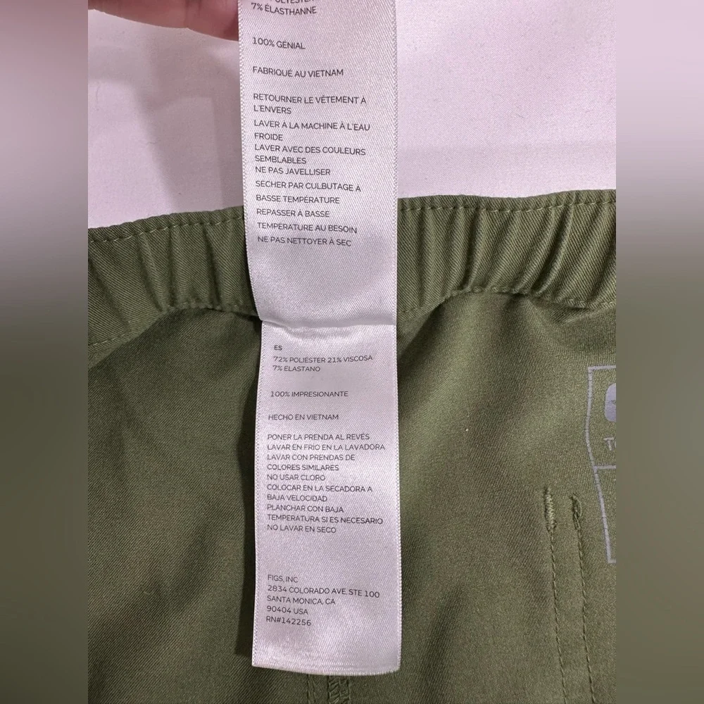 Figs Cairo cargo scrub pants green size L